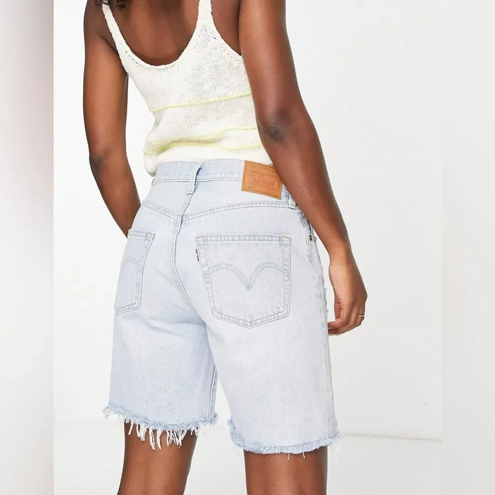 NWT Levi's 90's 501 Distressed High Rise Button Fly Denim Short in light wash 24
